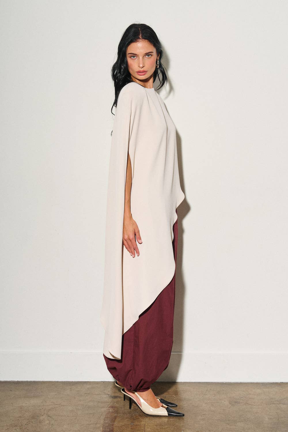 M0037T LADIES WOVEN OVERSIZED ASYMMETRICAL CAPE TOP: DK Taupe / M