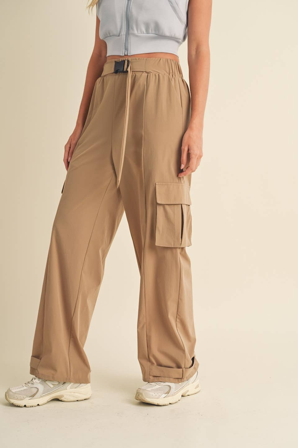 Lightweight Nylon Wide Leg Cargo Pants: Black / S