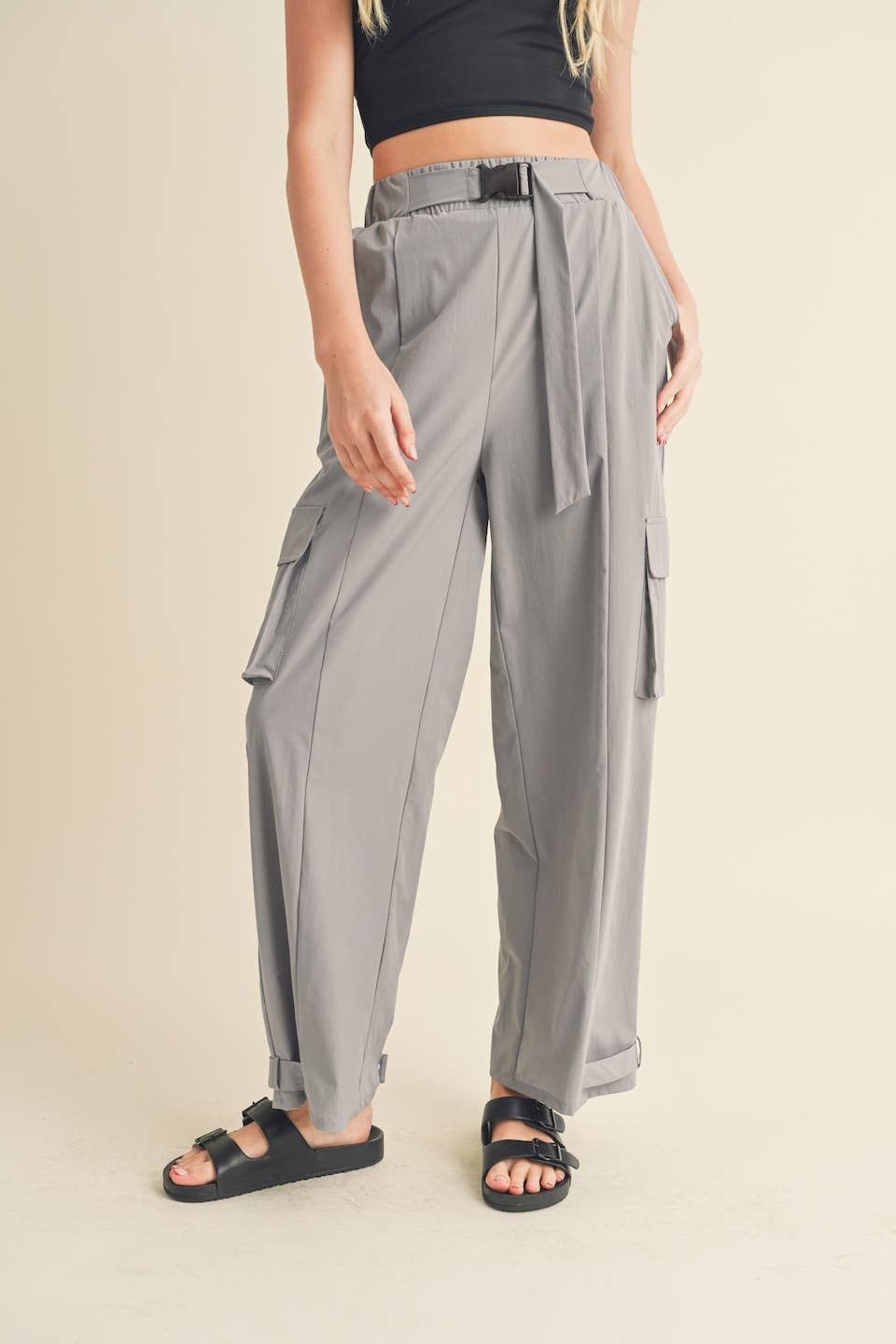 Lightweight Nylon Wide Leg Cargo Pants: Black / L