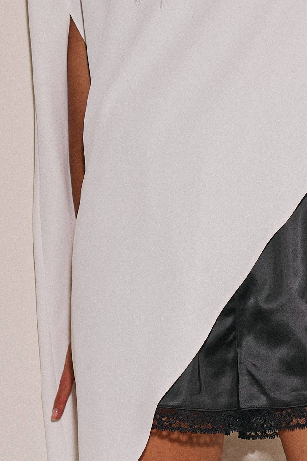M0037T LADIES WOVEN OVERSIZED ASYMMETRICAL CAPE TOP: DK Taupe / M