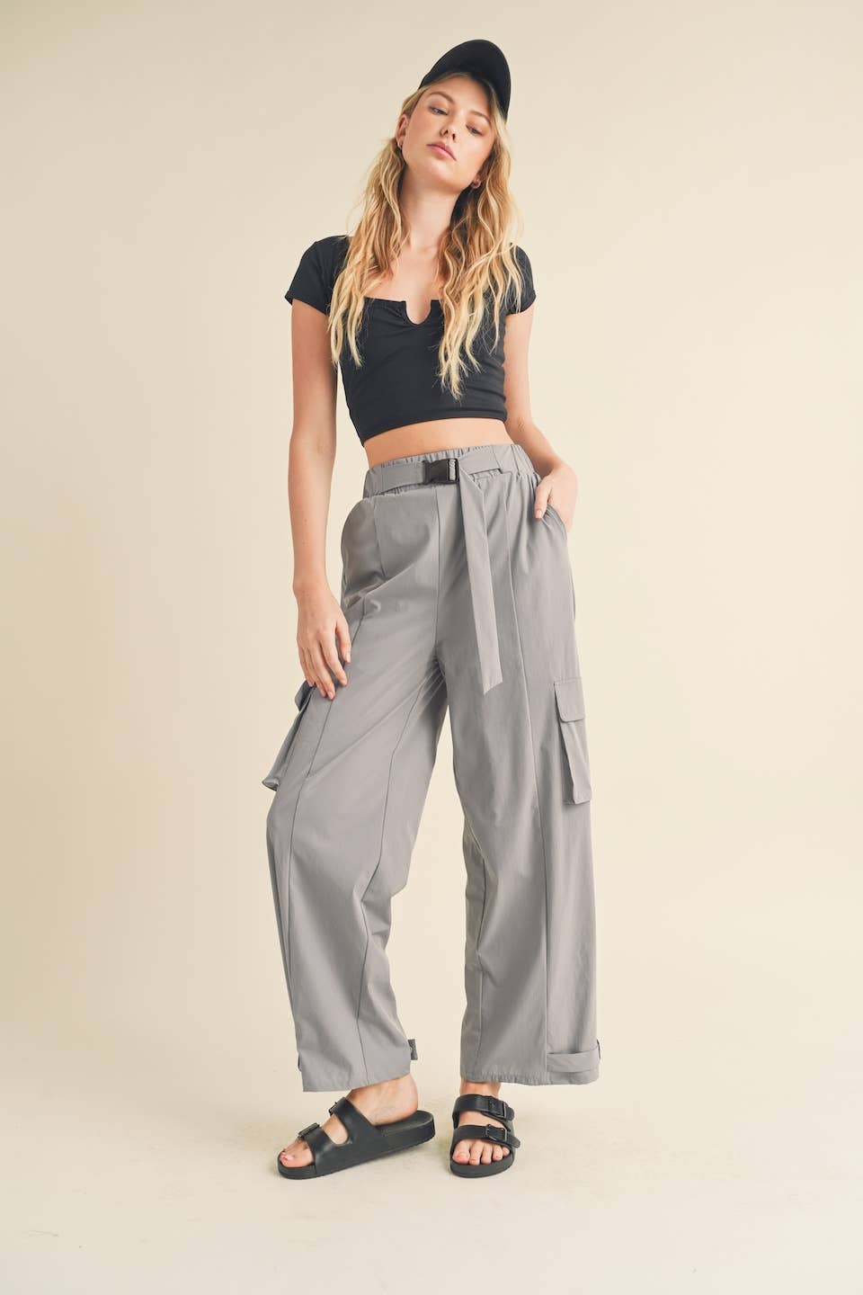 Lightweight Nylon Wide Leg Cargo Pants: Black / L