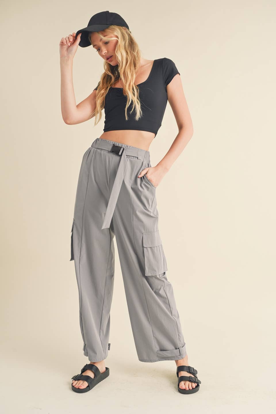 Lightweight Nylon Wide Leg Cargo Pants: Black / L
