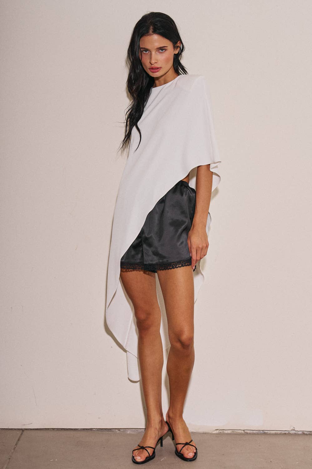 M0037T LADIES WOVEN OVERSIZED ASYMMETRICAL CAPE TOP: DK Taupe / M