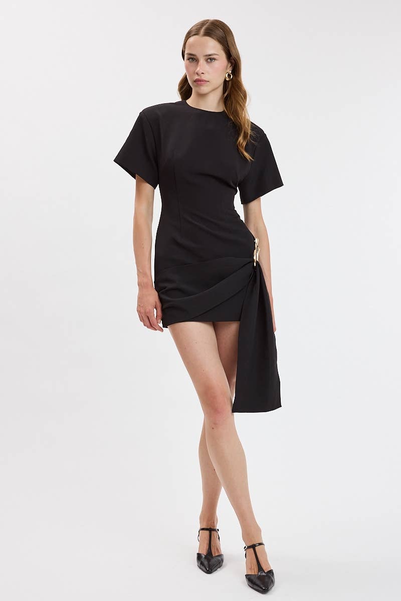 SOFT SOLID COLOR PADDED SHOULDER MINI DRESS: CREAM / M